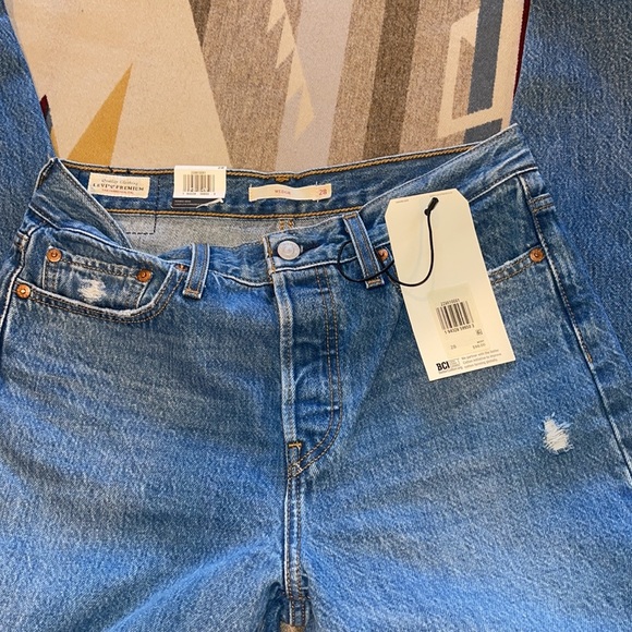 Levi’s premium wedgie fit jeans - Picture 6 of 16
